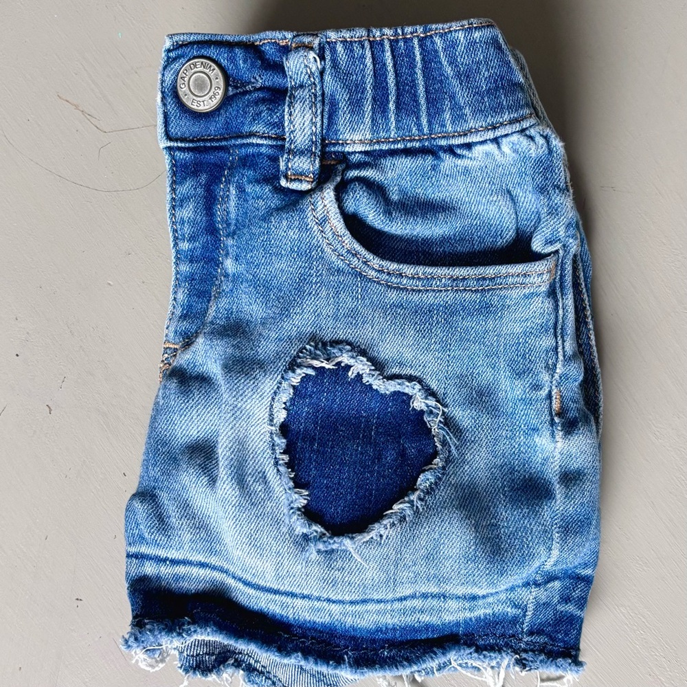 GAP Denim Elastic Waist Cut Off Embossed Heart Shortie Short Frayed Jean Shorts